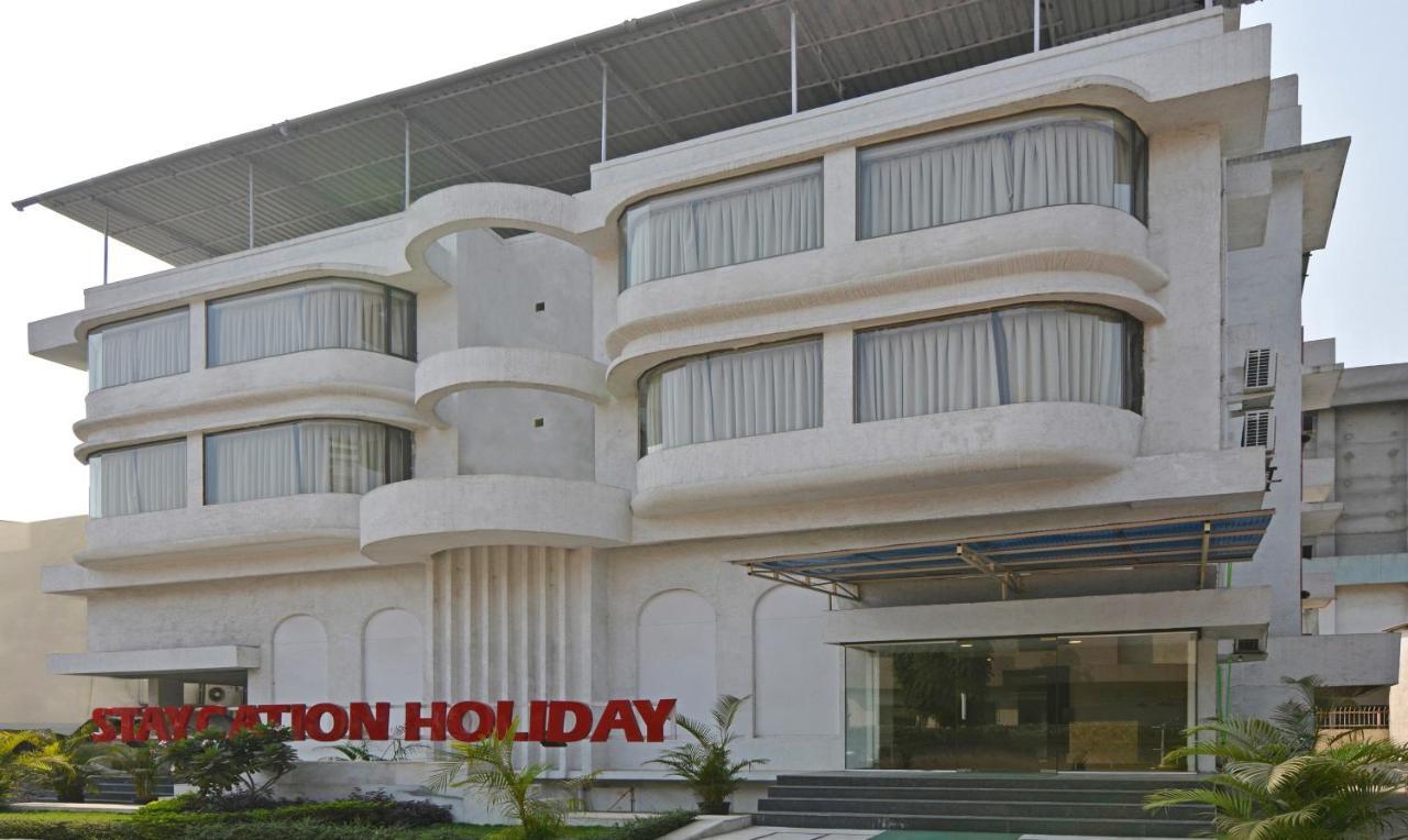 Staycation Holiday Нави Мумбаи Экстерьер фото